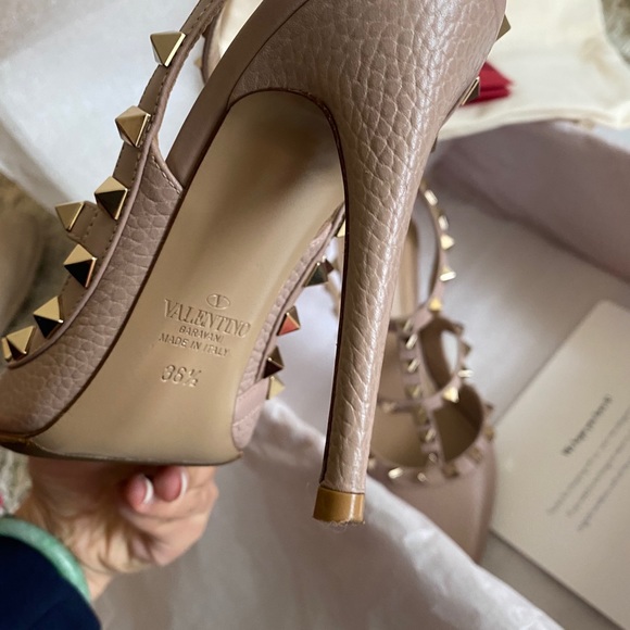 SOLD Valentino Rockstud Leather Slingback Pumps - Picture 10 of 11